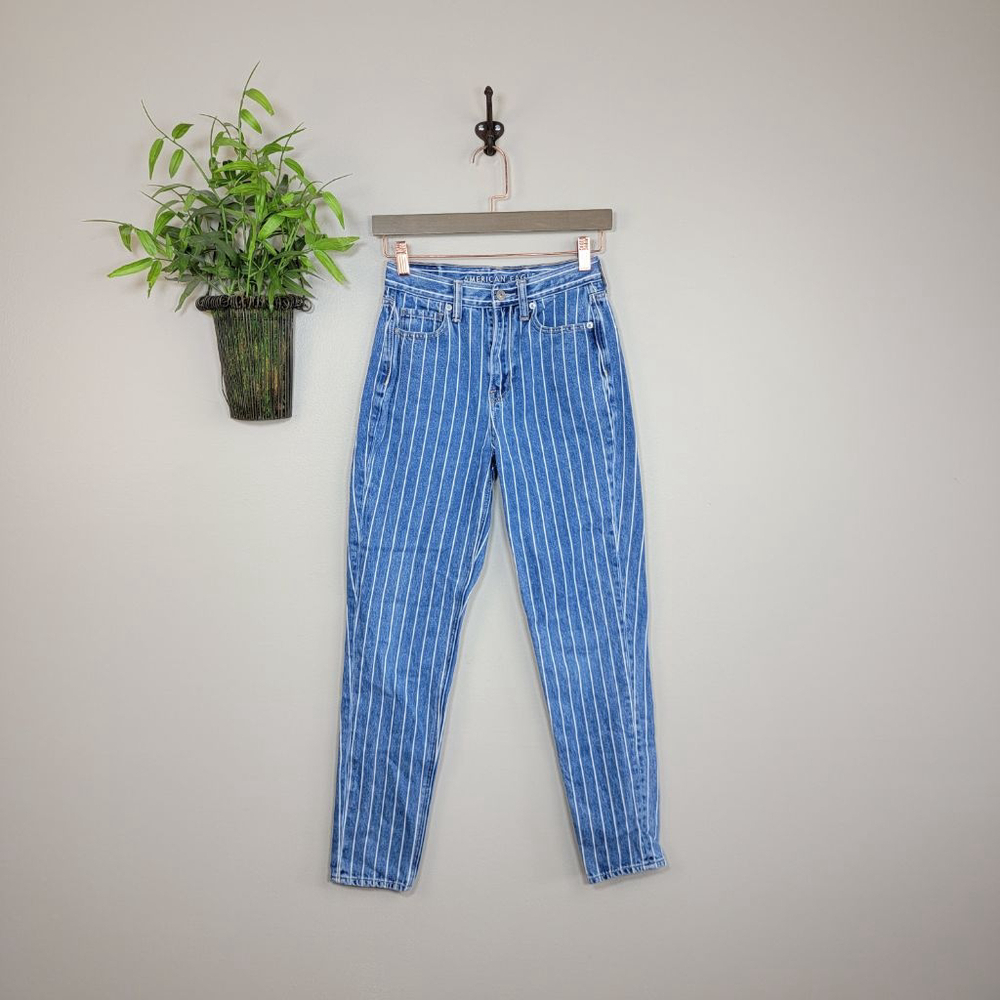 American Eagle High Rise Mom Railroad Pin Stripe Jeans Relaxed Tapered Fit AE 00